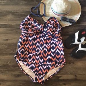 🍦 Liz Lange Maternity Swimsuit